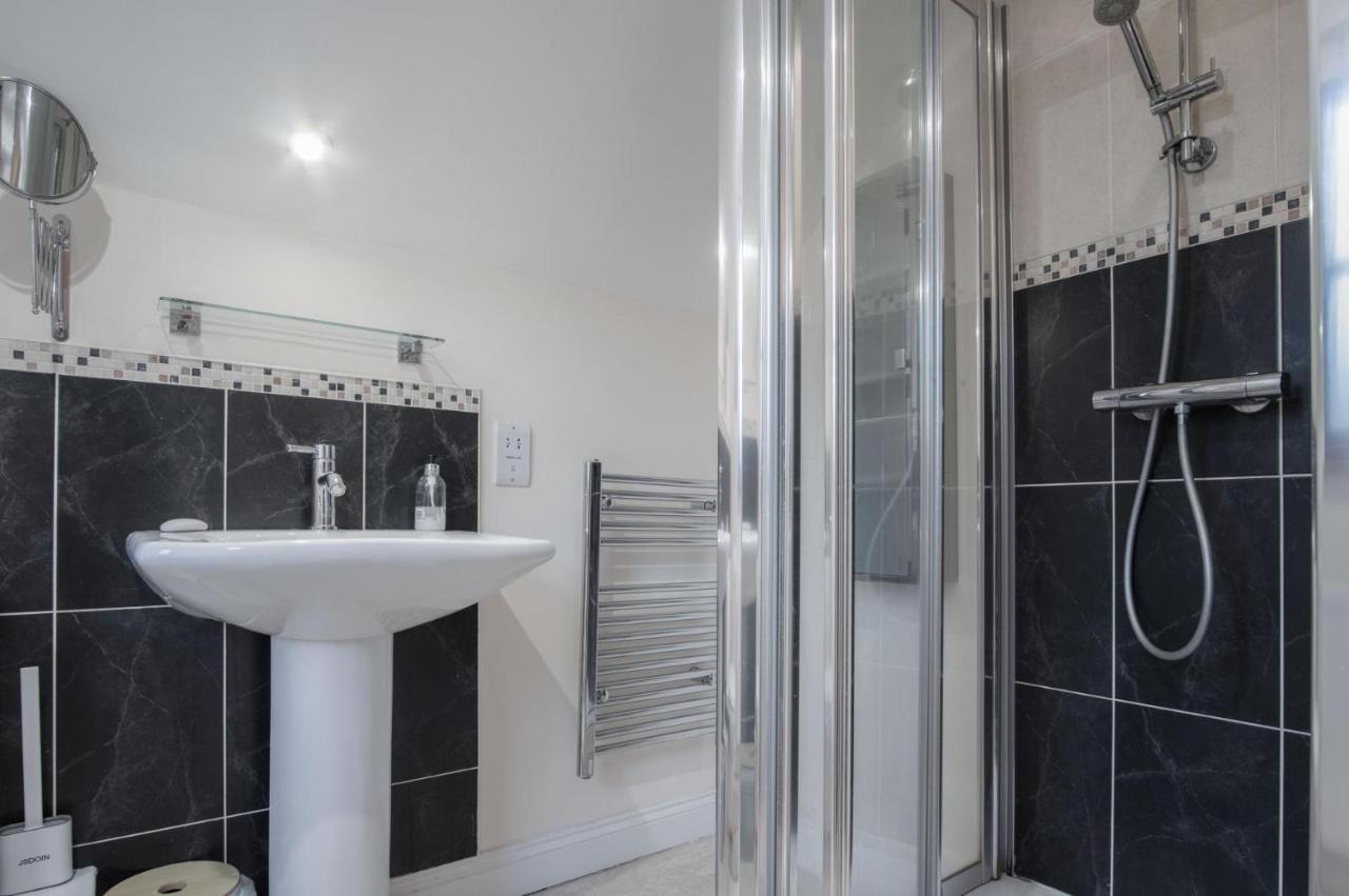 Llais Afon - 3 Bedroom Holiday Home - Fishguard Extérieur photo